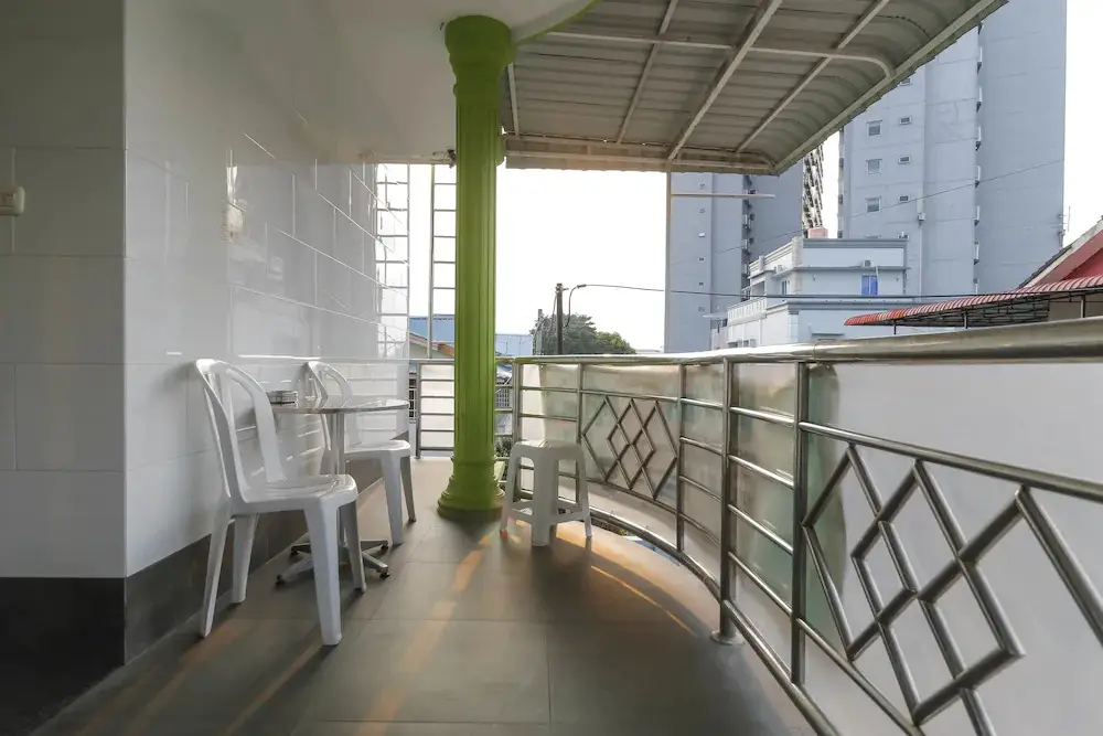 Батам: RedDoorz near Nagoya Hill