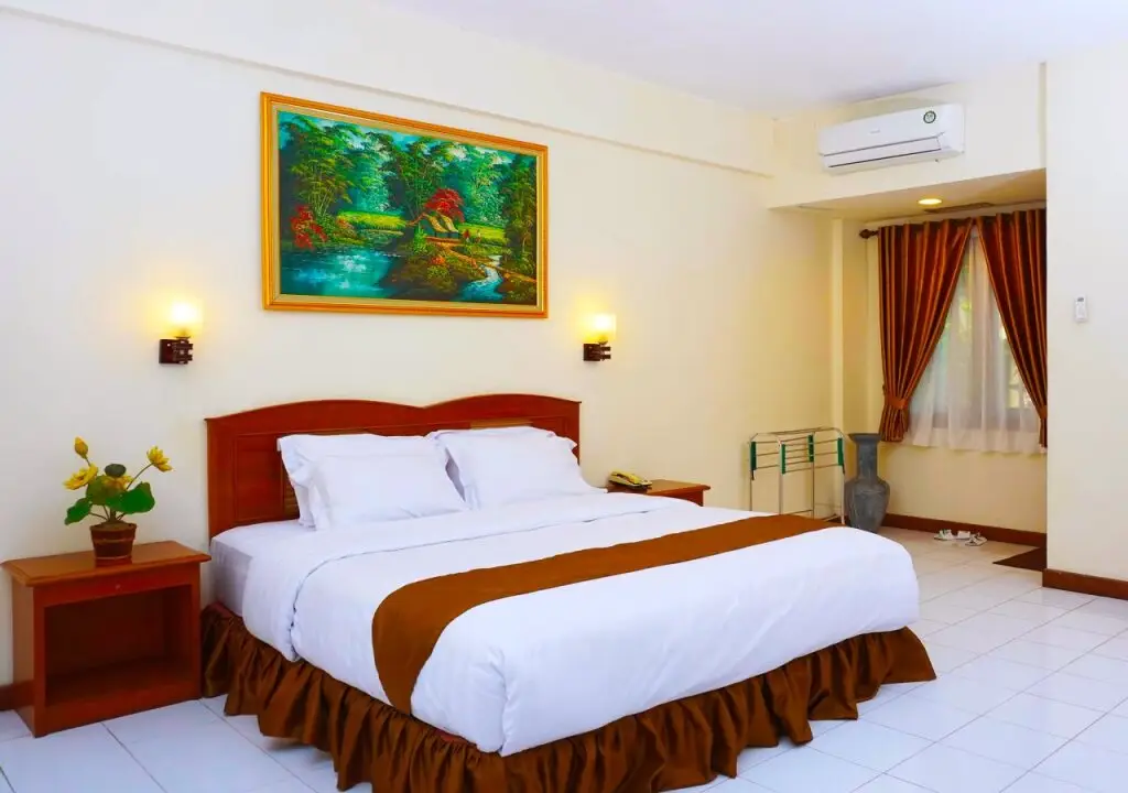 Кебумен: Candisari Hotel & Resto