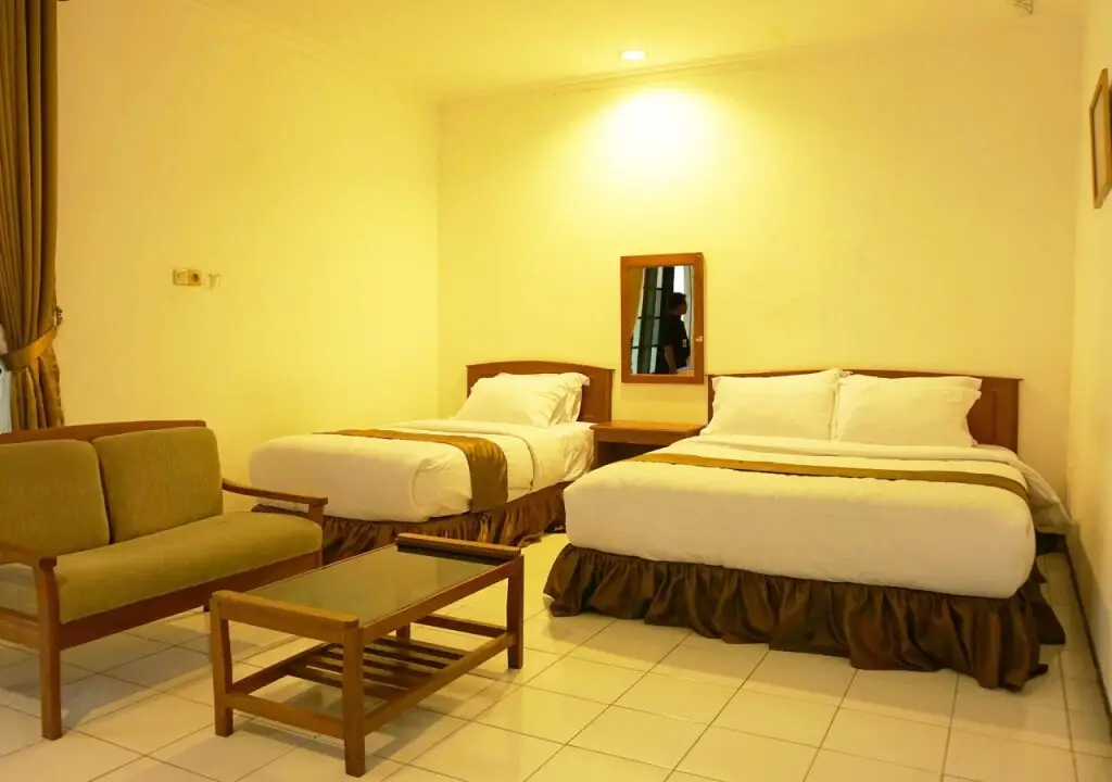 Кебумен: Candisari Hotel & Resto
