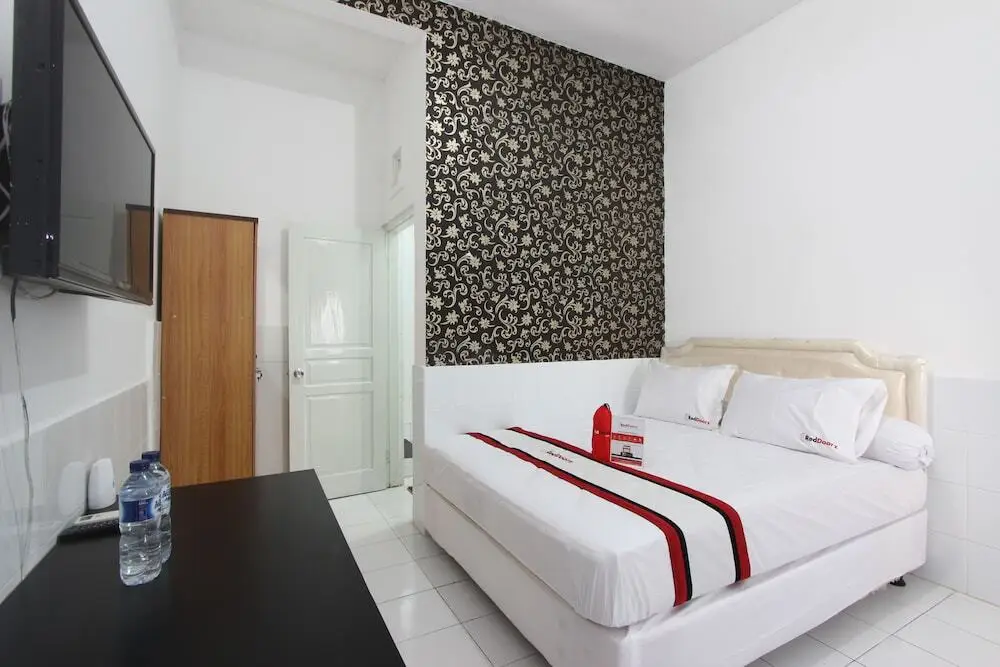 Депок: RedDoorz near Gejayan