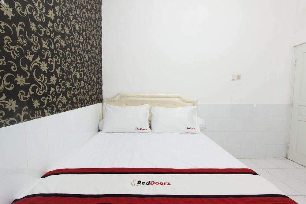 Депок: RedDoorz near Gejayan