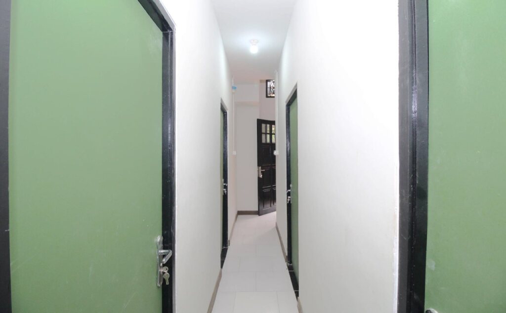 Джакарта: Kamar Keluarga Taman Bandara Mahkota Syariah