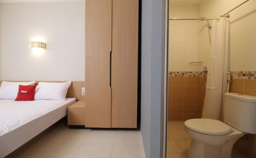 Джакарта: RedDoorz @ Raya Kelapa Dua
