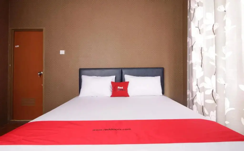 Джакарта: RedDoorz Near Exit Toll Joglo