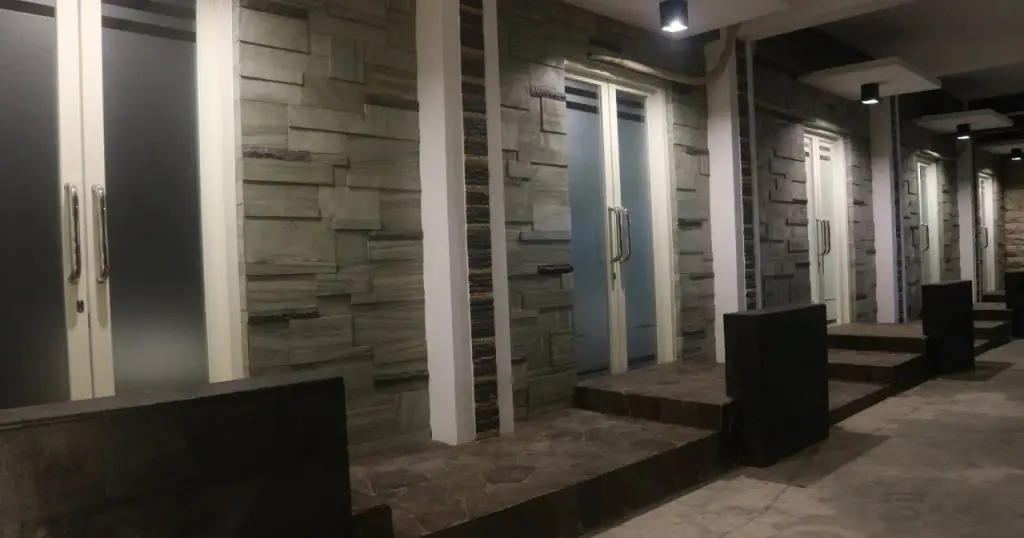 Джембер: Mitra Guest House