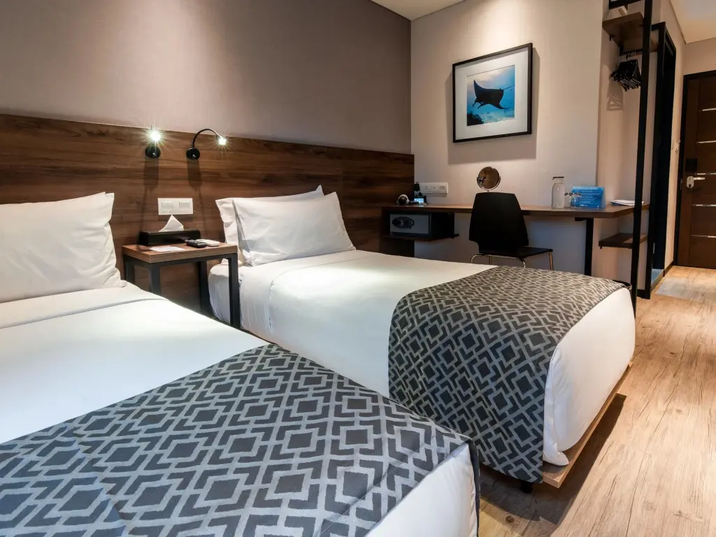 Вагете: Meridian Adventure Marina Club & Resort