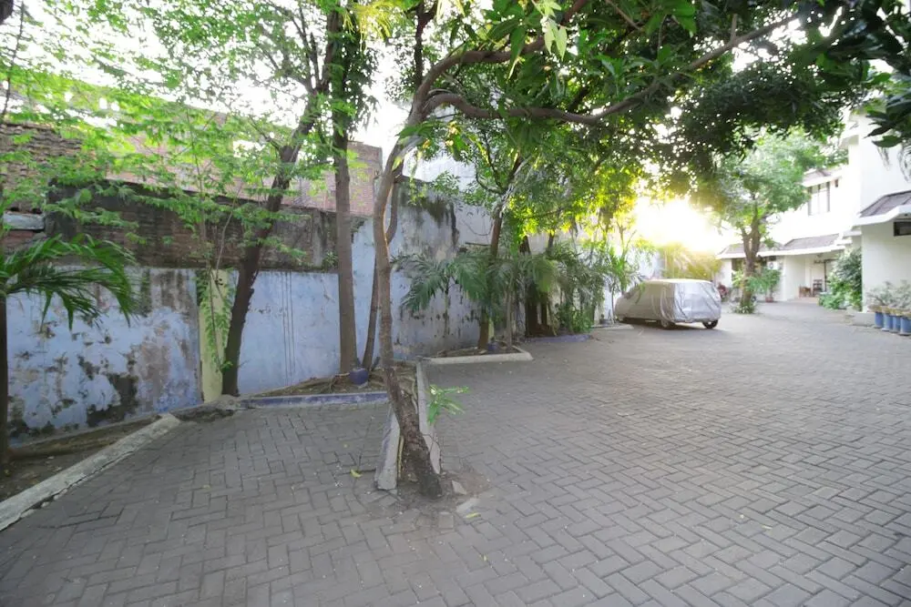 Сурабая: Airy Eco Syariah Gubeng Moestopo Gang Kedung Pengkol Surabaya