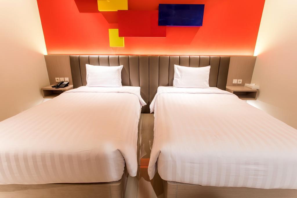Сурабая: Zoom Dharmahusada Hotel