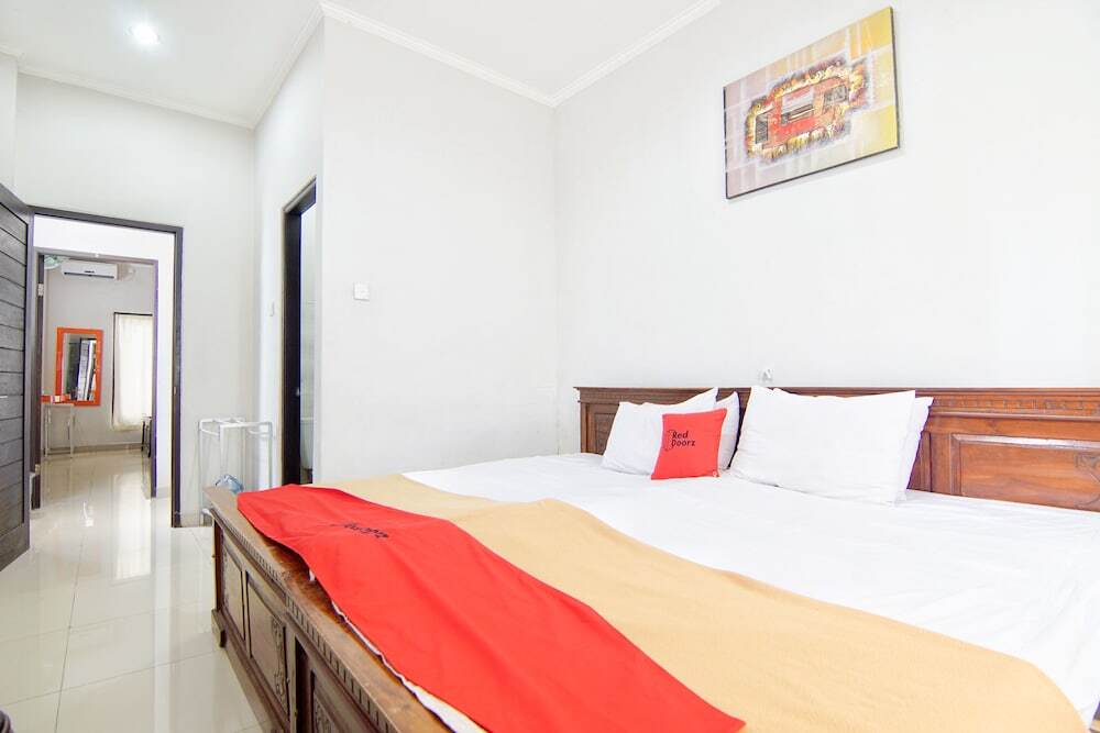 Денпасар: RedDoorz Plus near Ubung Terminal Denpasar