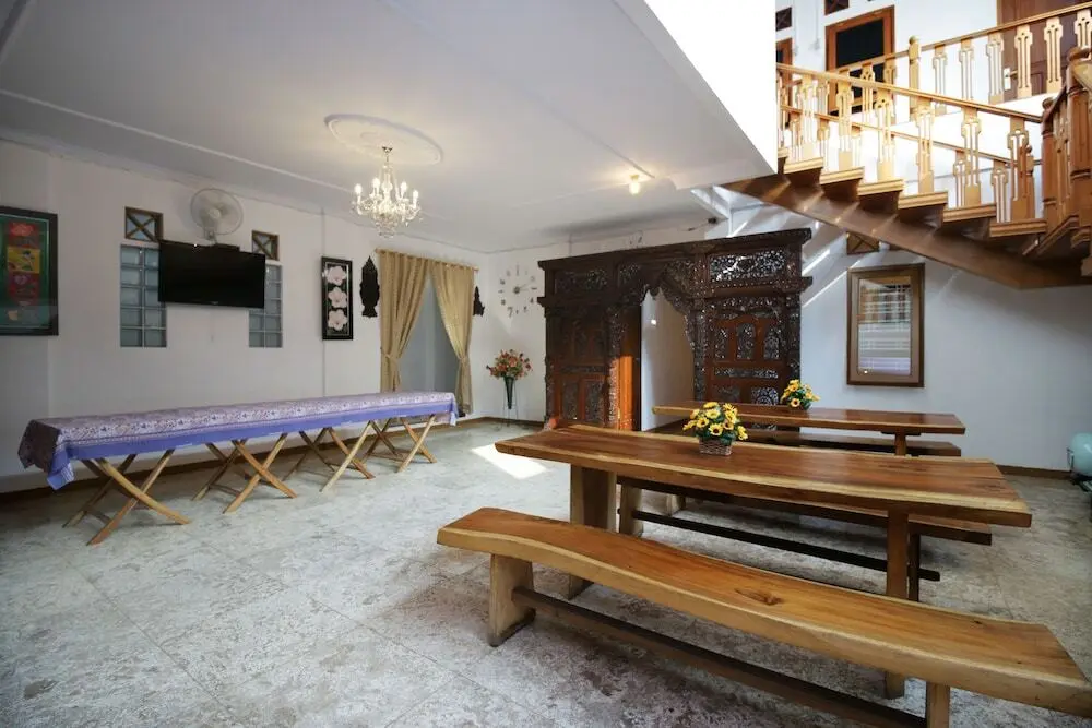Джакарта: Airy Syariah Raya Inpres Kramat Jati Jakarta