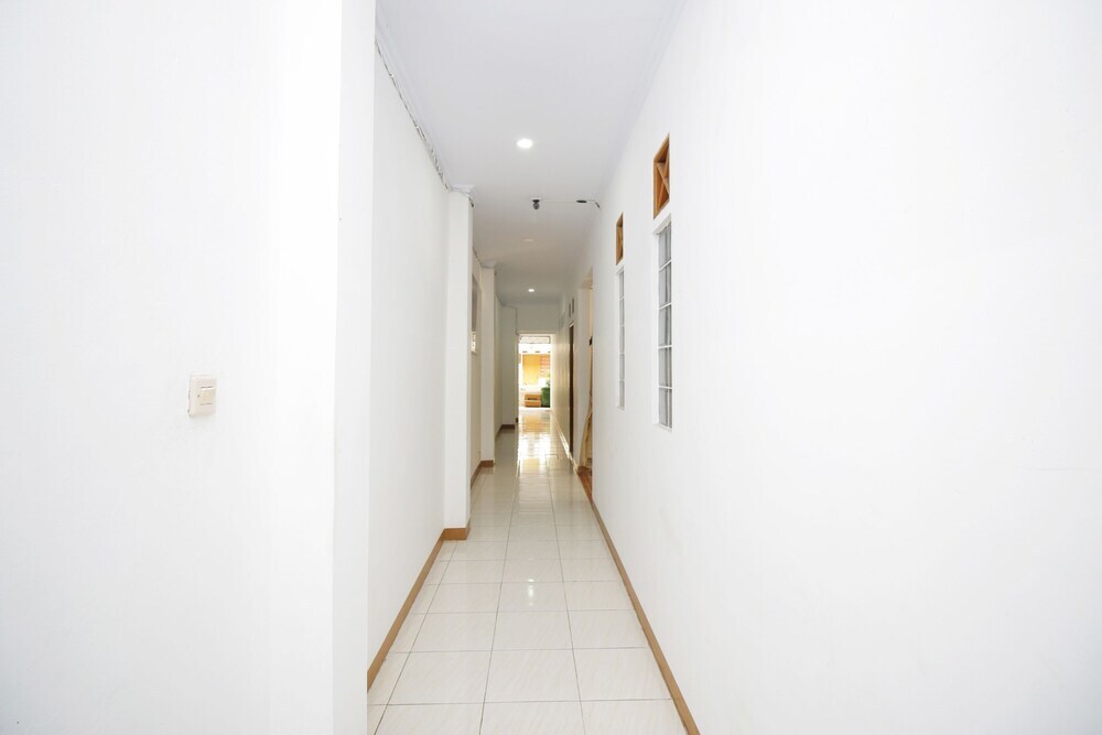 Джакарта: Airy Syariah Raya Inpres Kramat Jati Jakarta