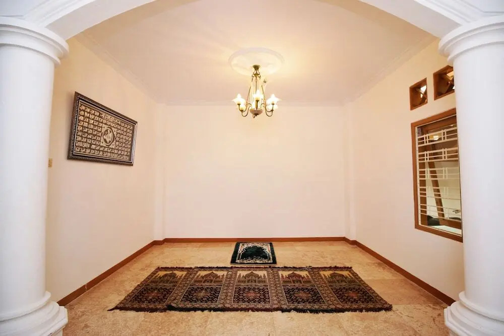 Джакарта: Airy Syariah Raya Inpres Kramat Jati Jakarta