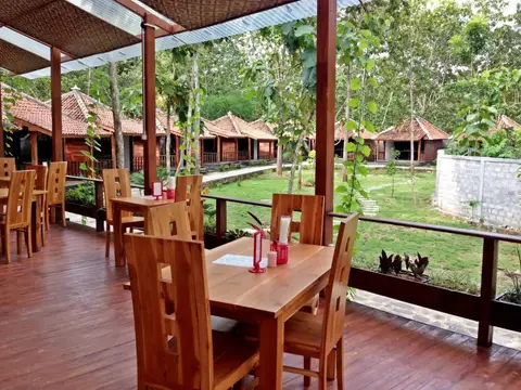The Giant Frog - Cabins & Restaurant — фото 1