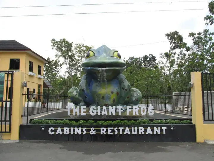Батуретно: The Giant Frog - Cabins & Restaurant