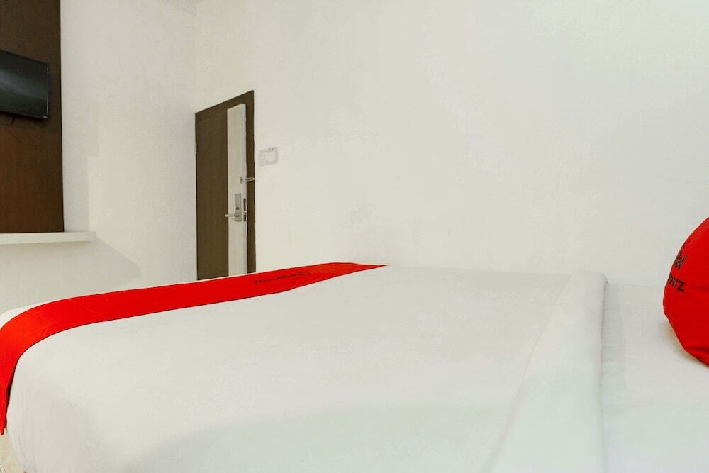 Макассар: RedDoorz Plus near Fort Rotterdam