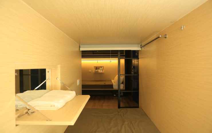 Джембер: InnBox Capsule Hotel