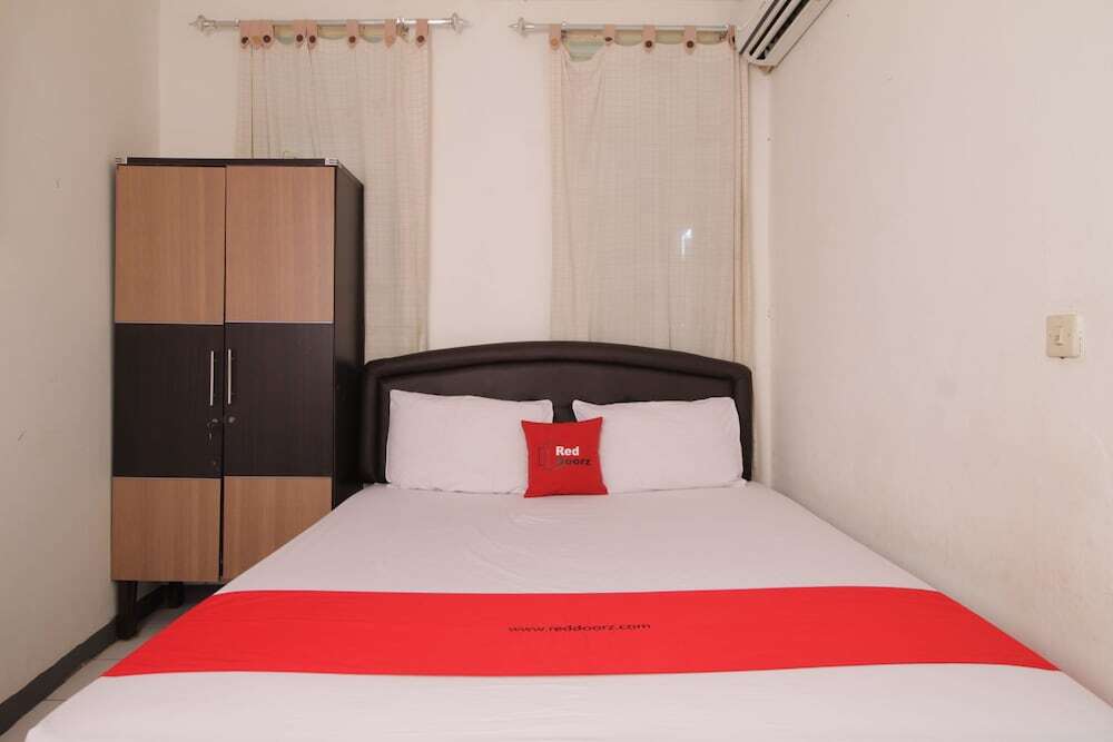 Джакарта: RedDoorz @ Jalan Bangka 2