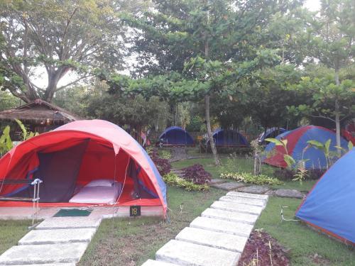 Танджунгджая: Green Coral Beach Camping Ground