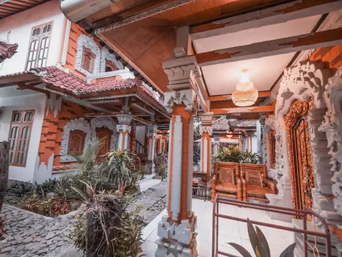 Lovina Palace — фото 1