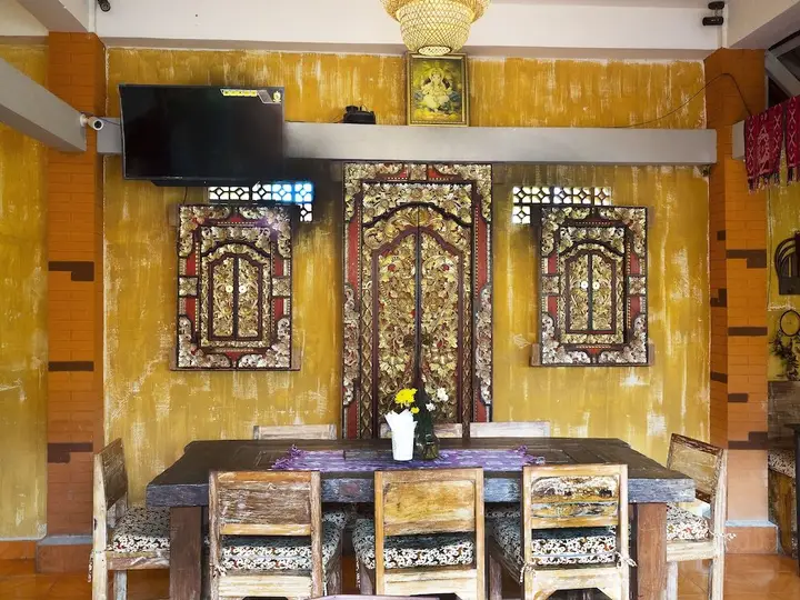 Каликбукбук: Lovina Palace