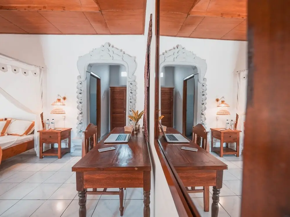 Каликбукбук: Lovina Palace