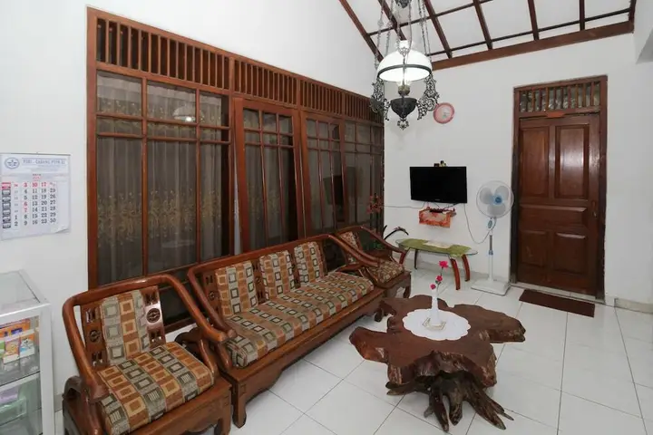 Батуретно: Airy Eco Syariah Pogung Baru Kaliurang KM 5 Yogyakarta