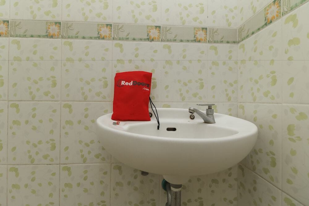 Суракарта: RedDoorz @ Manahan