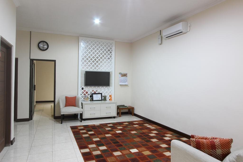 Депок: RedDoorz near UPN Jogjakarta