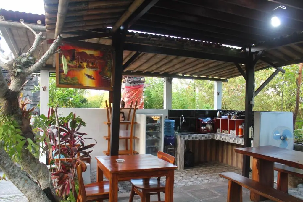 Беноа: Summer Homestay
