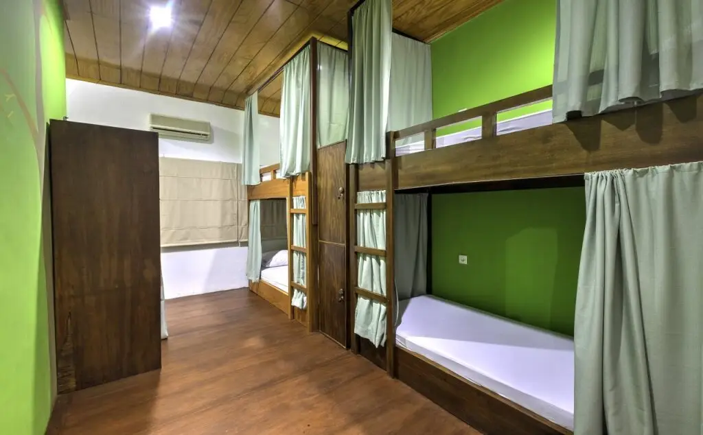 Паданг: Riverside Hostel Padang