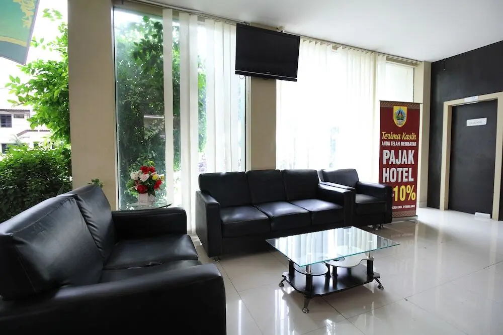 Пемаланг: Airy Mulyoharjo Ahmad Yani Pemalang