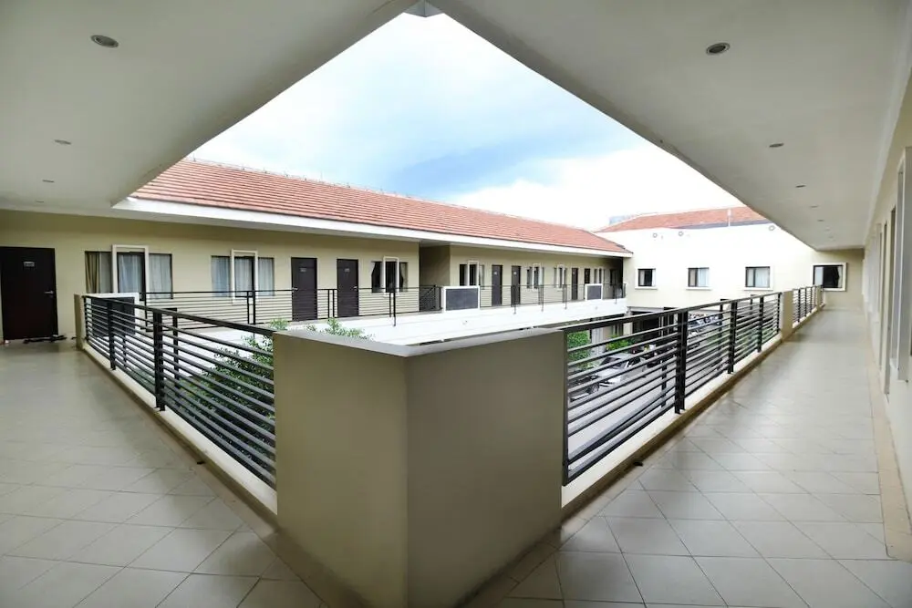 Пемаланг: Airy Mulyoharjo Ahmad Yani Pemalang