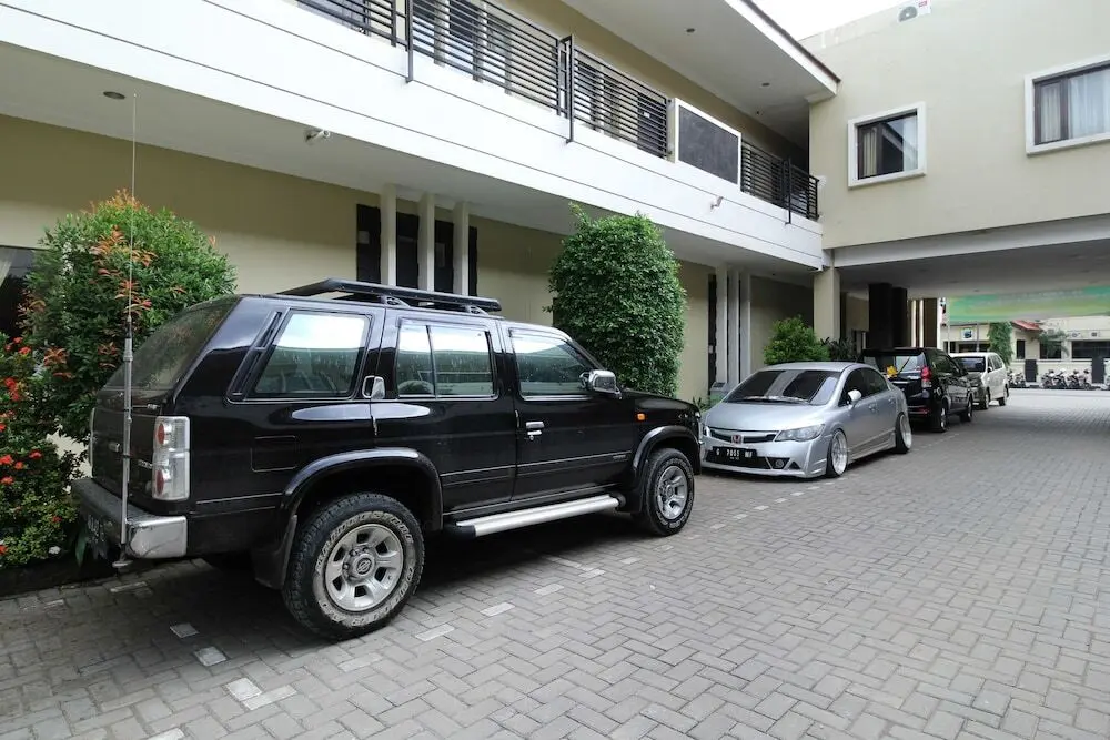 Пемаланг: Airy Mulyoharjo Ahmad Yani Pemalang