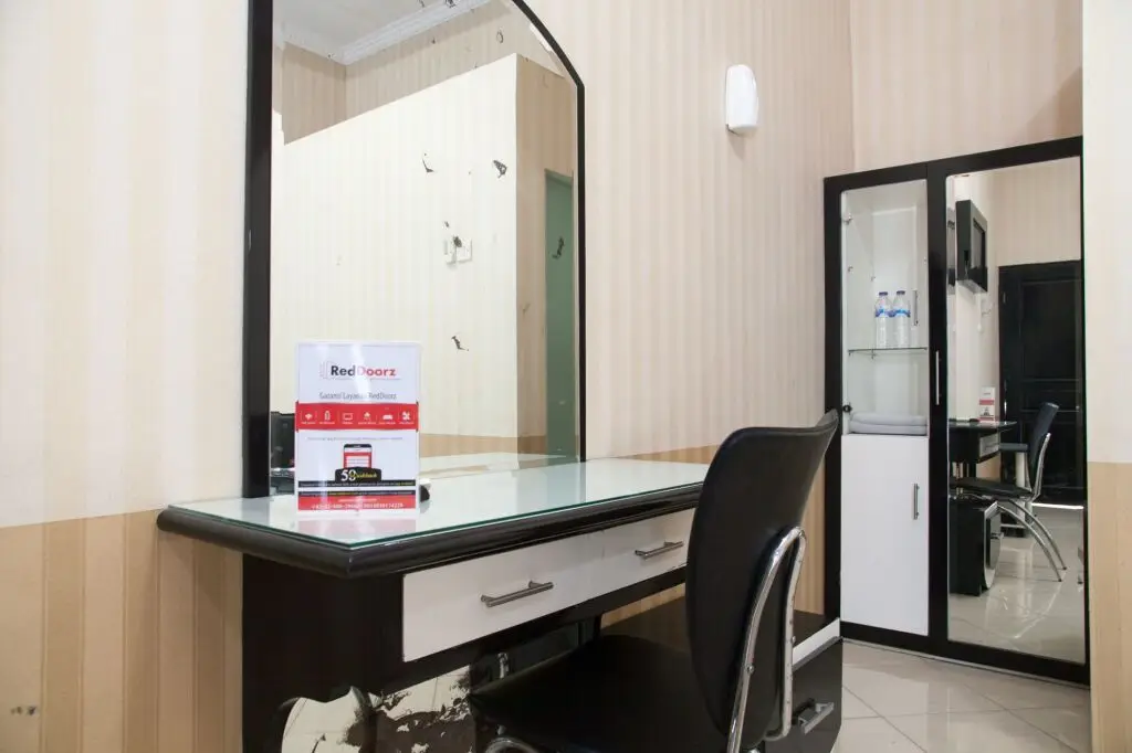 Сидоарджо: RedDoorz near Juanda International Airport