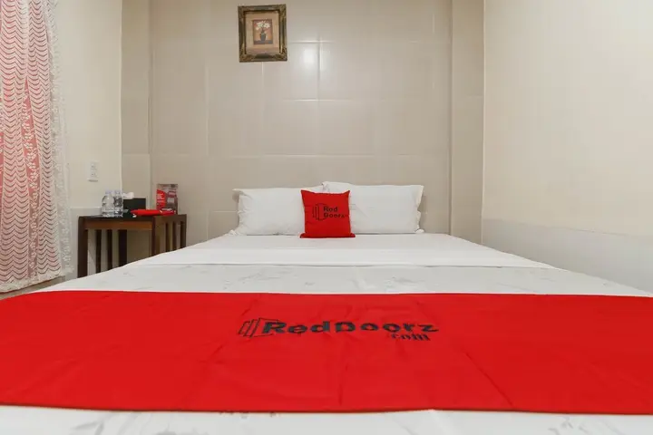 Медан: RedDoorz near Maimun Palace