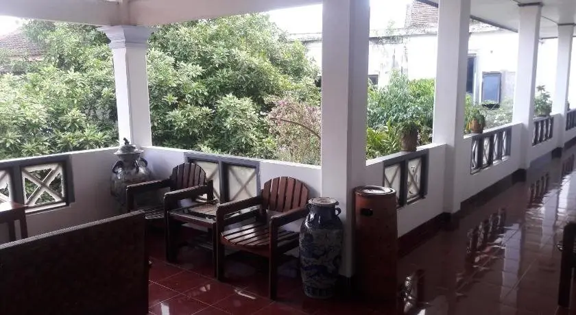 Матарам: Airlangga Hotel