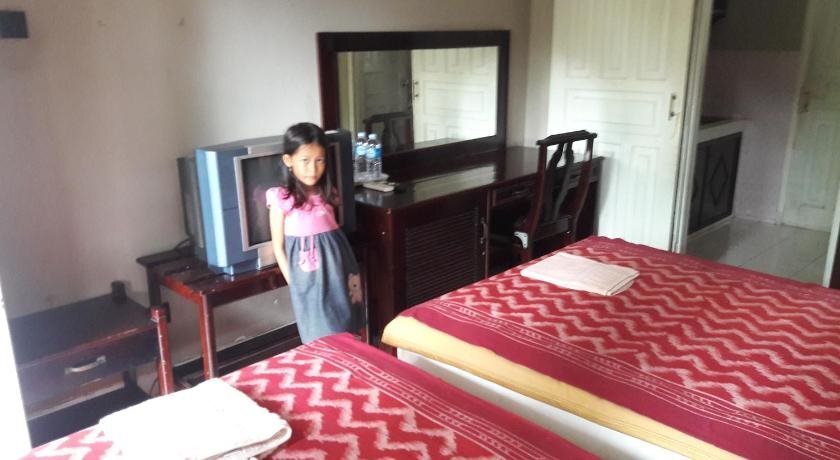 Матарам: Airlangga Hotel