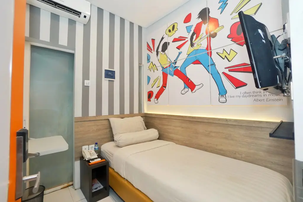 Суракарта: Front One Budget Hotel Tirtonadi Solo