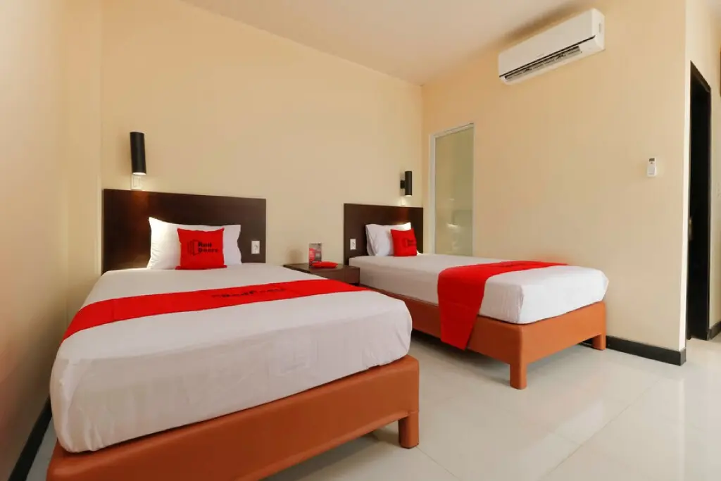 Джакарта: RedDoorz Plus near Halim Perdanakusuma 2