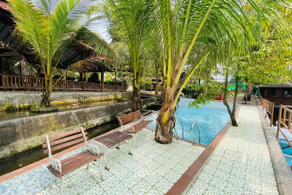 Приген: Rumah Kayu Pinggir Kali