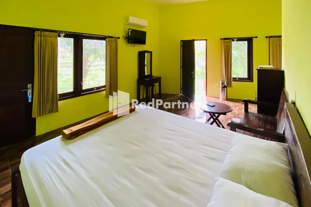 Приген: Rumah Kayu Pinggir Kali