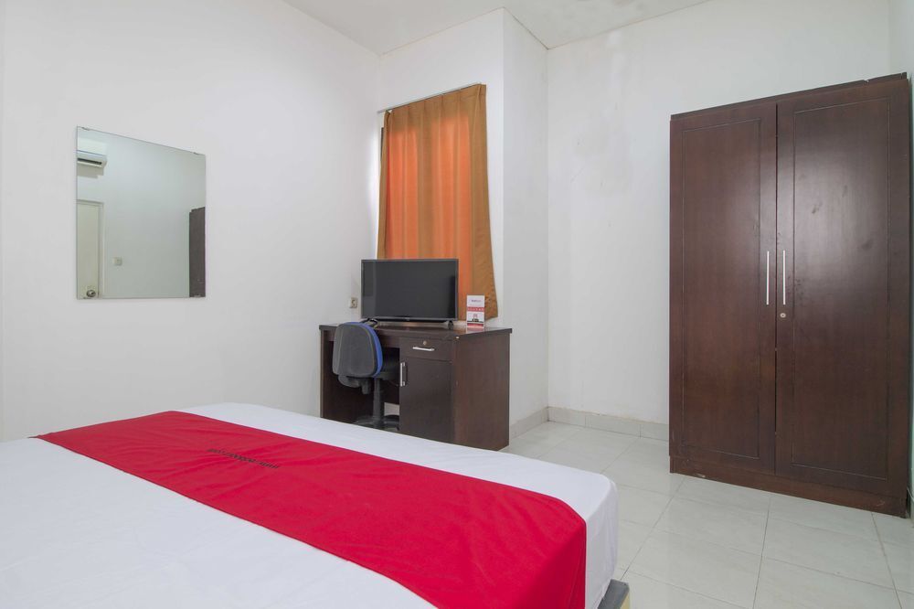 Южный Тангеранг: RedDoorz near Teras Kota 2