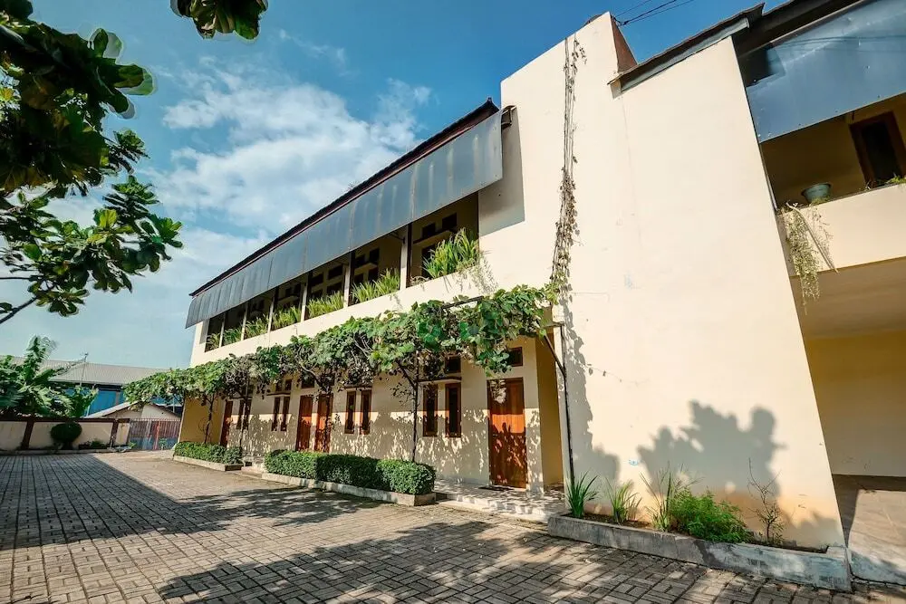 Сикампек: 普哇加达艾里西芭图拉亚KM15号酒店(Airy Eco Cibatu Raya KM 15 Purwakarta)