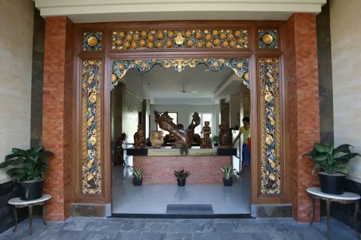 Убуд: The Erlangga