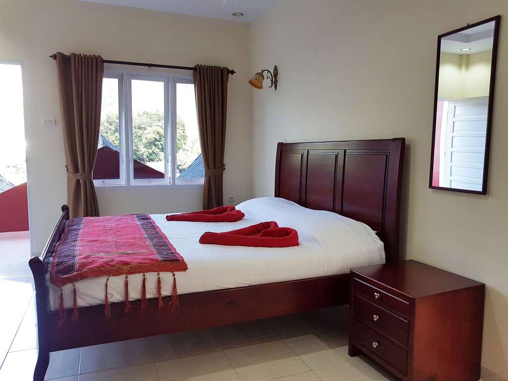 Озеро Тоба: Zoe's Paradise Waterfront Hotel