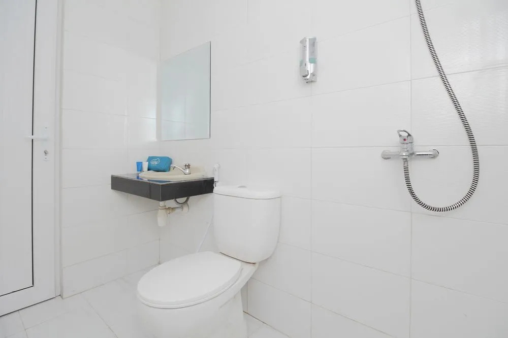 Семаранг: 三宝拢艾里加廷嘉乐多克托瓦斯丁112号酒店(Airy Jatingaleh Doktor Wahidin 112 Semarang)