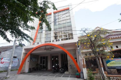 Сурабая: RedDoorz @ MERR Surabaya