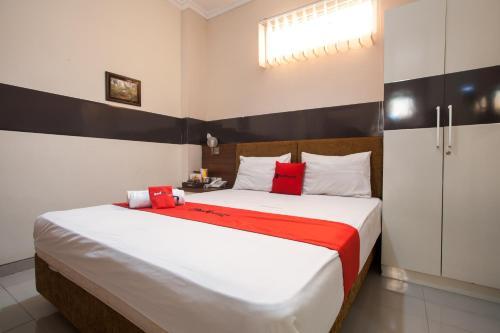 Сурабая: RedDoorz @ MERR Surabaya