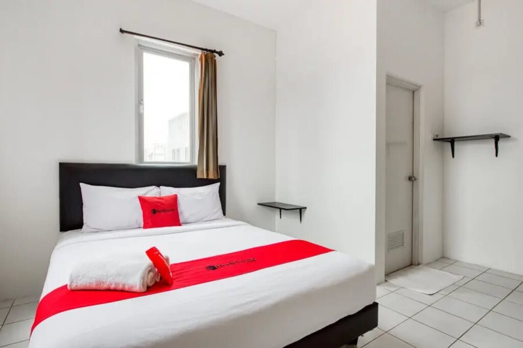 Сурабая: RedDoorz near Pantai Ria Kenjeran