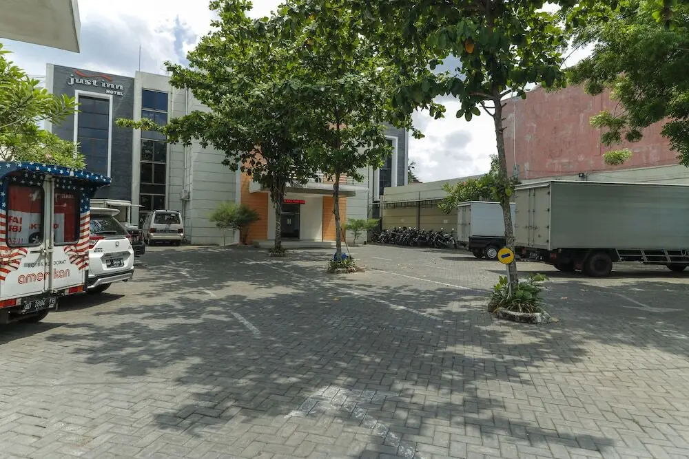 Суракарта: RedDoorz near Universitas Sebelas Maret